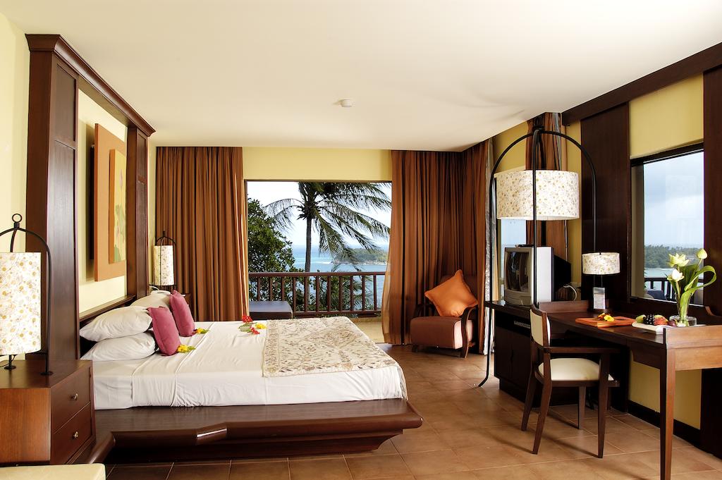 Гарячі тури в готель Andaman Cannacia Resort пляж Ката
