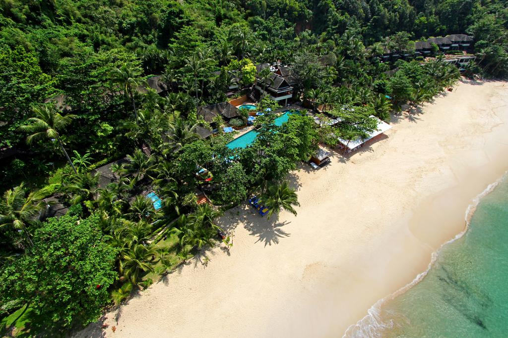 Горящие туры в отель Andaman White Beach Resort