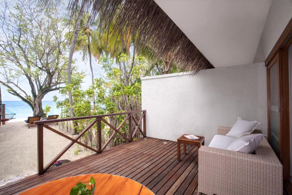 Горящие туры в отель Taj Coral Reef Resort & Spa Северный Мале Атолл Мальдивы