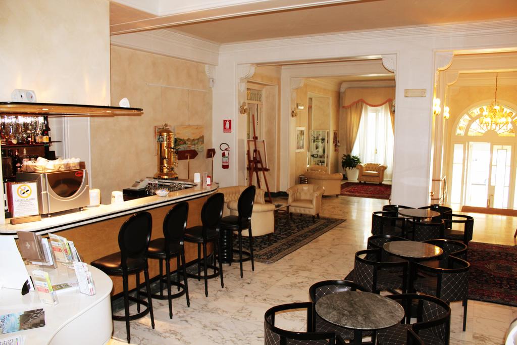 Esplanade Hotel & Residence, Viareggio ceny