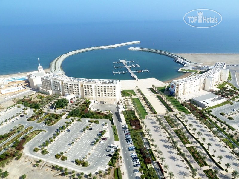 Відпочинок в готелі Millennium Resort Mussanah Маскат Оман