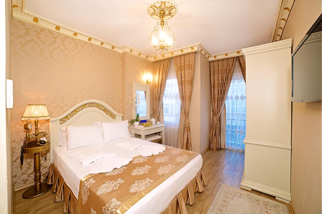 Цены в отеле White House Hotel Istanbul
