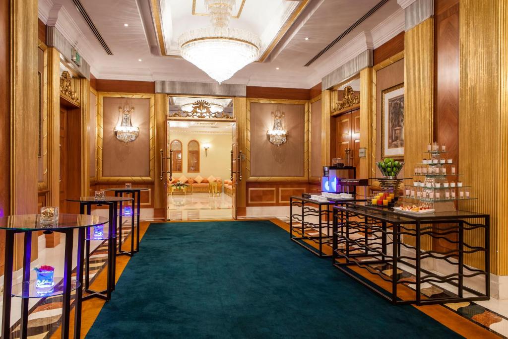 Відпочинок в готелі Corniche Hotel Sharjah (ex. Hilton Sharjah) Шарджа
