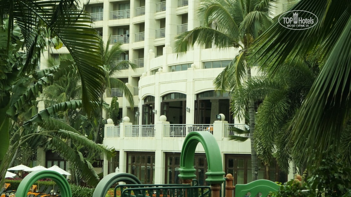 Отдых в отеле Holiday Inn Resort Sanya Bay