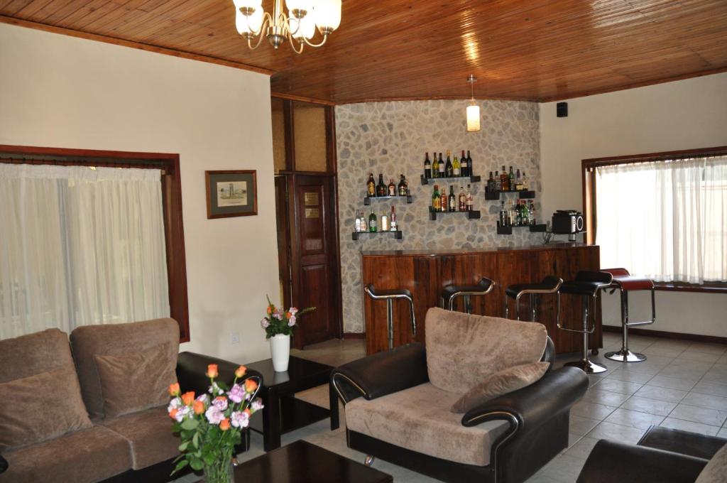 Танзания The Milimani Lodge
