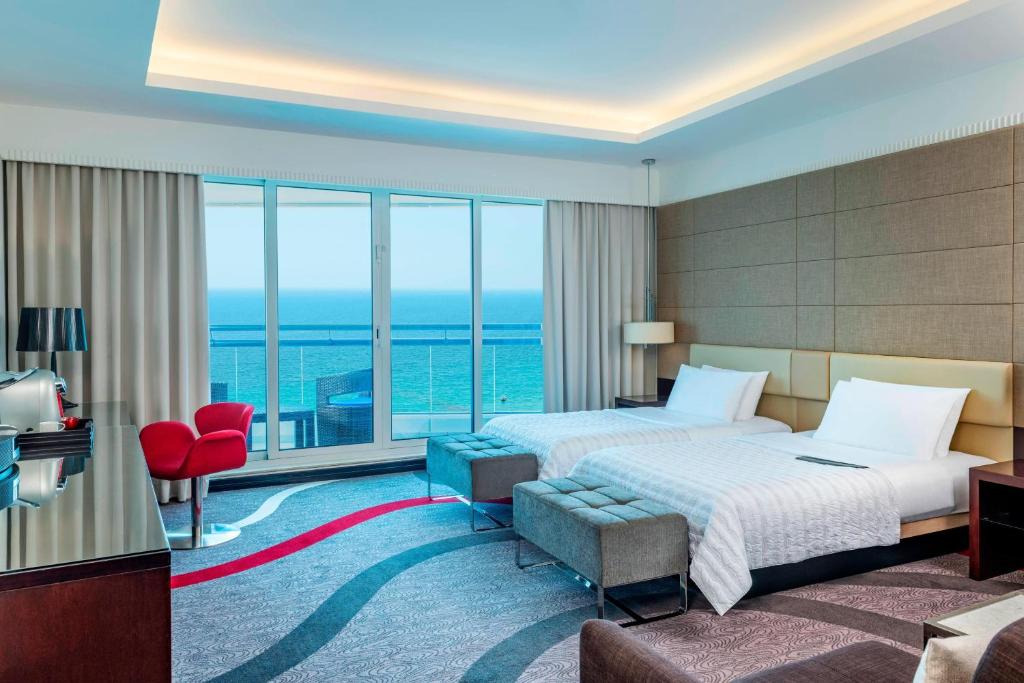 Отдых в отеле Le Meridien Al Aqah Beach Resort Фуджейра
