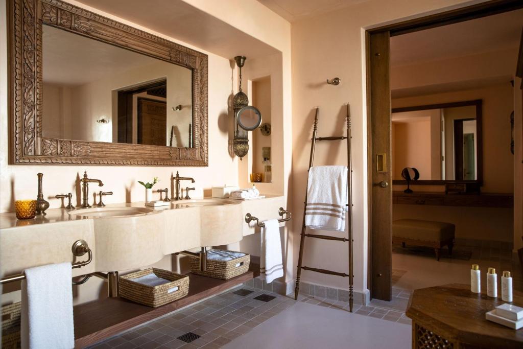Reviews of tourists Al Wathba A Luxury Collection Desert Resort & Spa