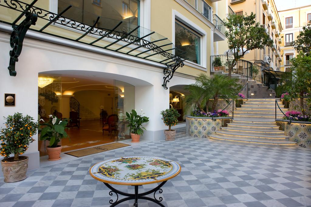 Grand Hotel La Favorita, Zatoka Neapolitańska