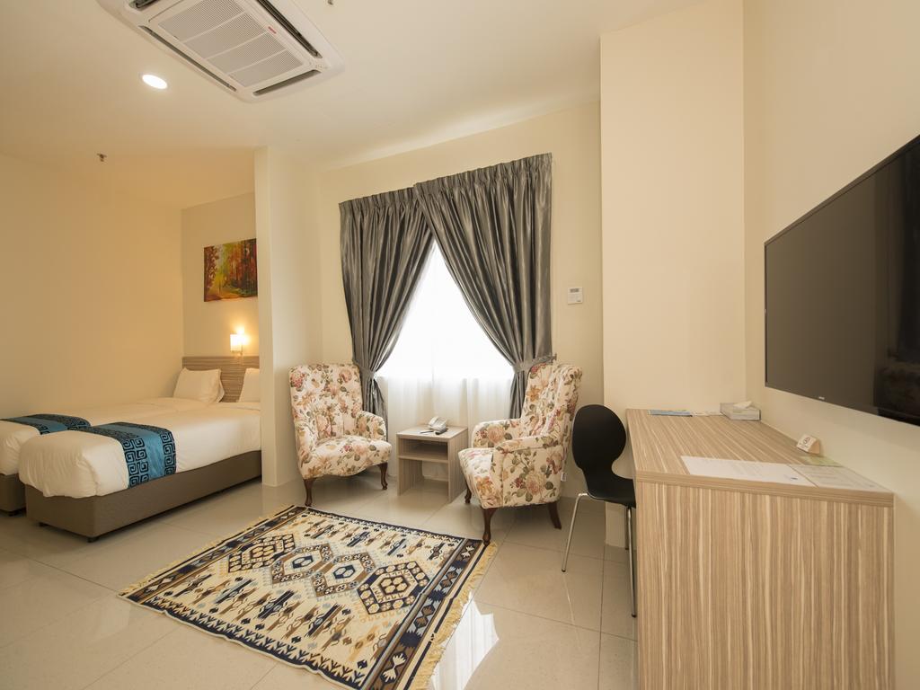 Цены в отеле Nadias Hotel Cenang