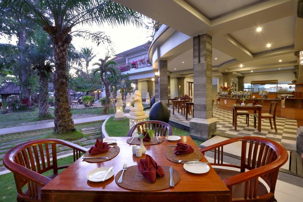Відпочинок в готелі Puri Saron Семіньяк