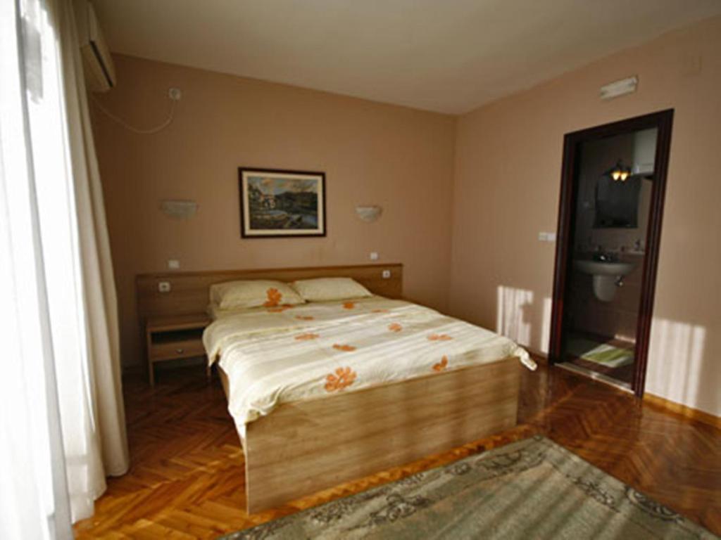 Туры в отель Ambiente Hotel Подгорица Черногория