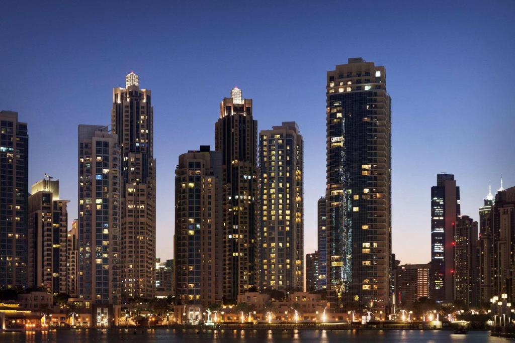 Ramada Downtown Dubai, rozrywka