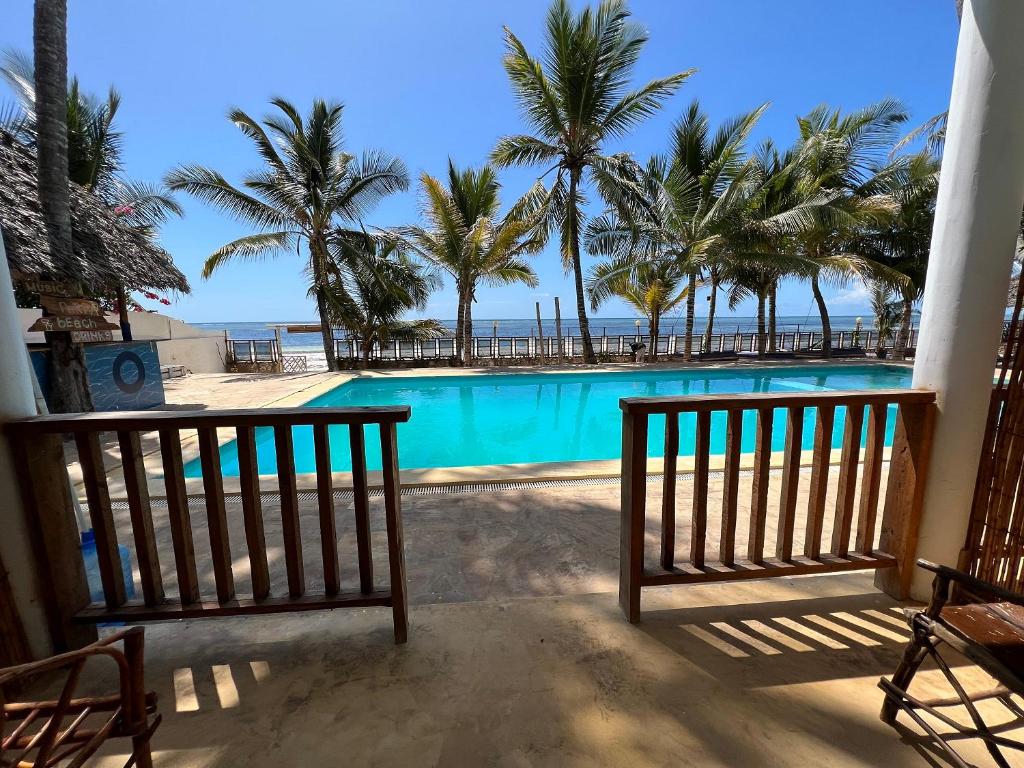 Sky & Sand Zanzibar Beach Resort , Танзания, Матемве, туры, фото и отзывы