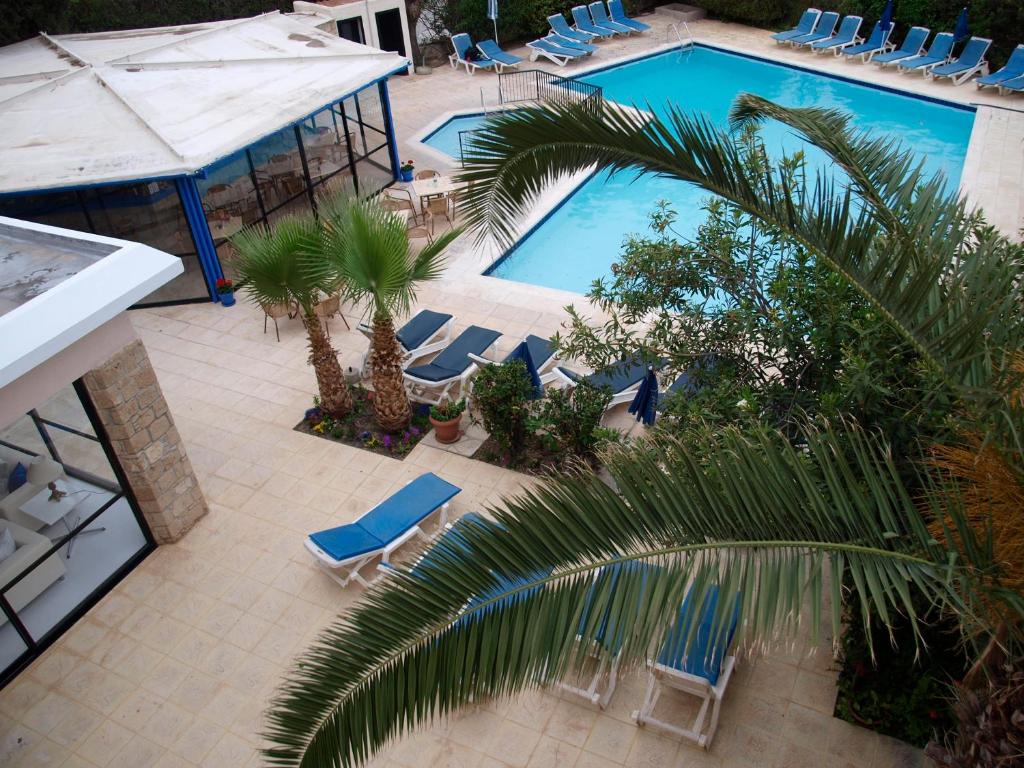 Hilltop Gardens Hotel Apartment, Пафос ціни