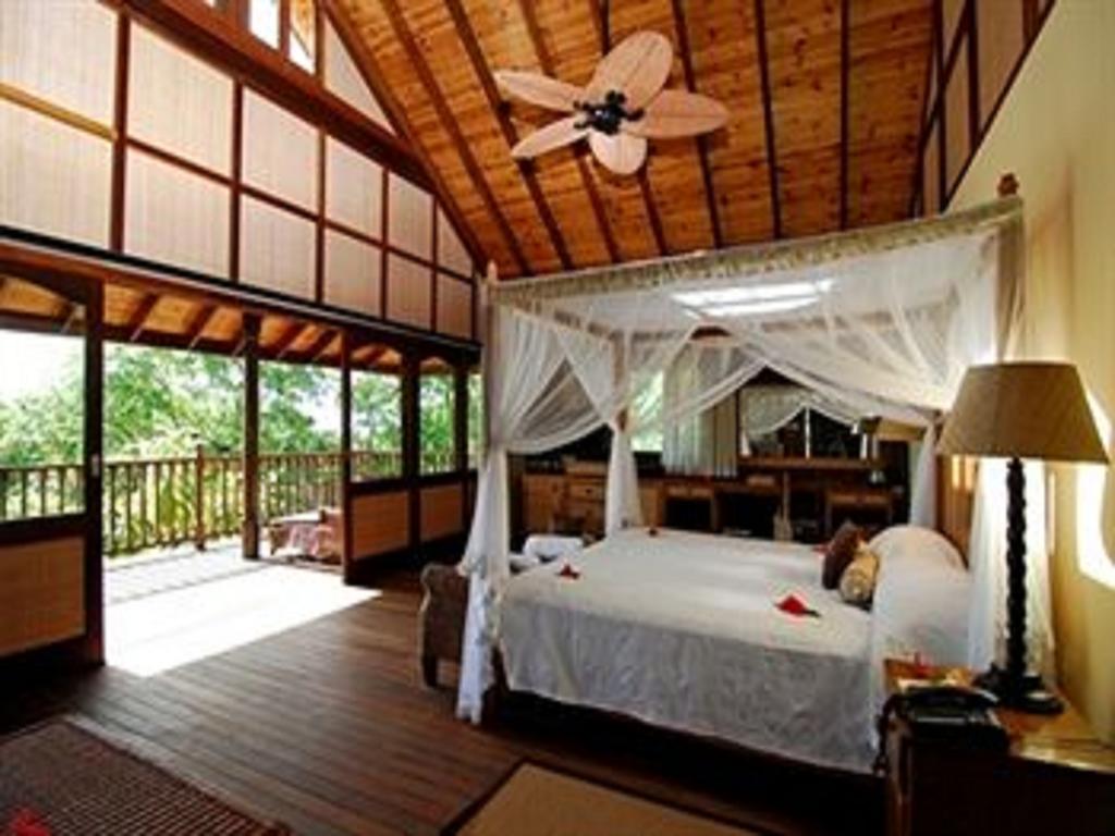 Відпочинок в готелі Cerf Island Resort Серф (острів) Сейшели