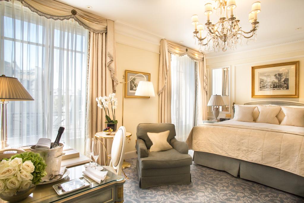 Odpoczynek w hotelu Four Seasons Hotel George V Paryż Francja