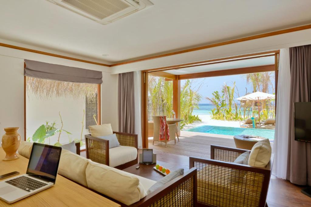 Горящие туры в отель Kandolhu Island Resort Ари & Расду Атоллы Мальдивы