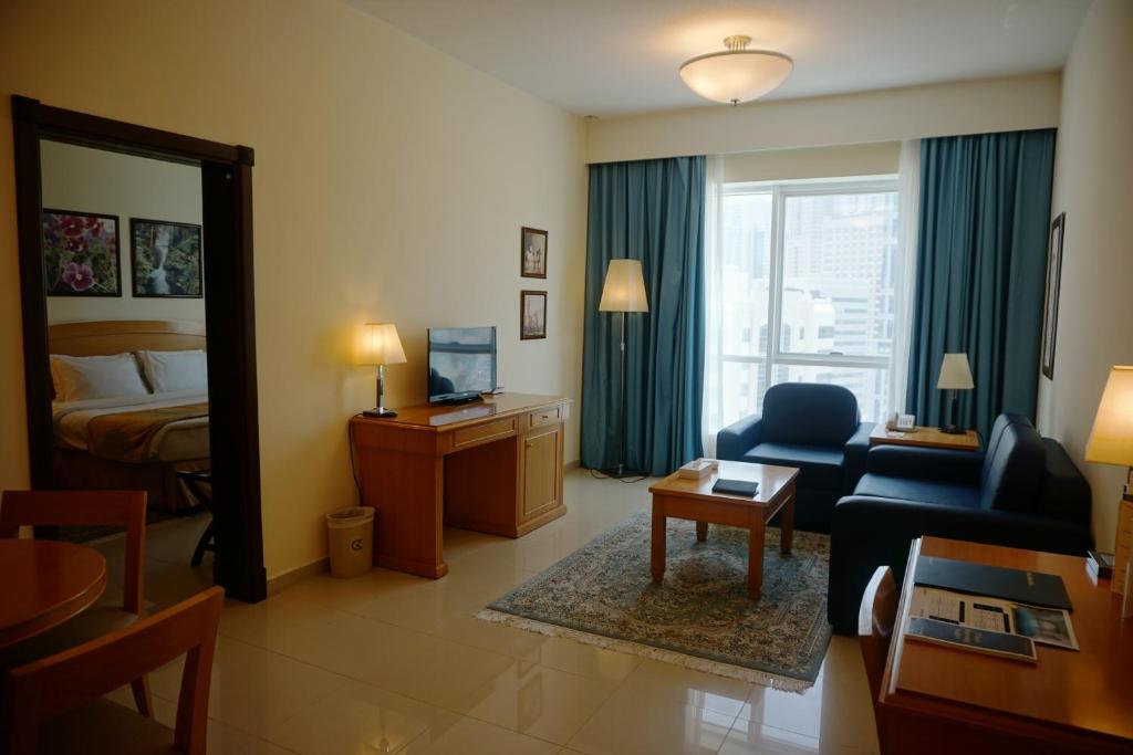 Golden Tulip Hotel Apartments, Шарджа, фотографії турів