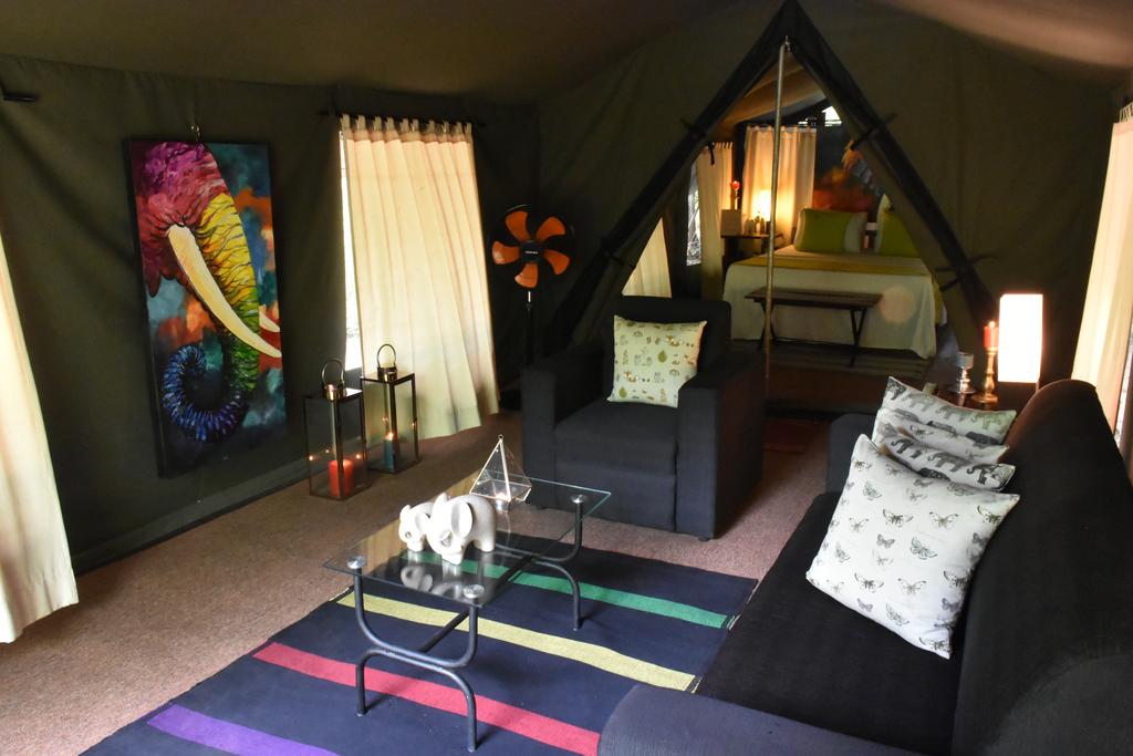 Цены в отеле Mahoora tented safari Camp - Yala
