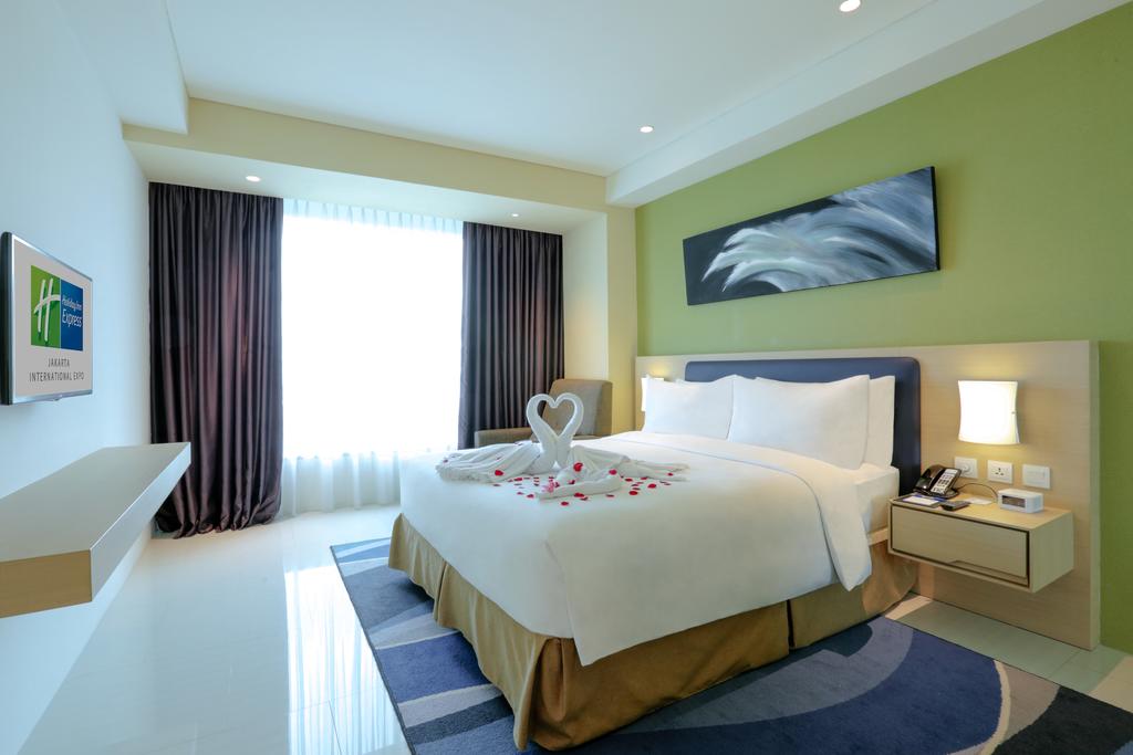 Отзывы про отдых в отеле, Holiday Inn Express Jakarta International Expo