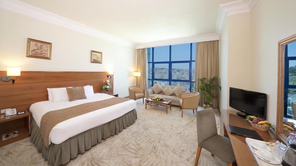 Фото отеля Sadeen Amman Hotel And Suites