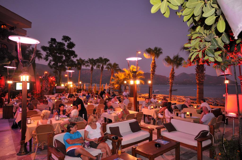 Maris Beach Hotel, фотограції туристів