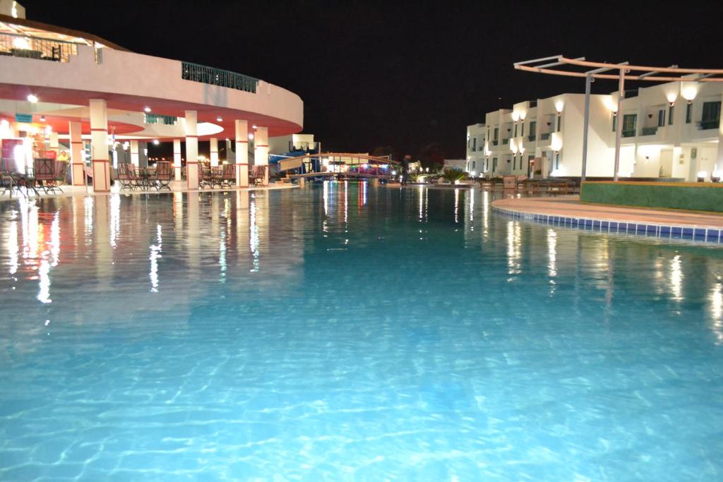 Sharm Holiday Resort Aqua Park, 4