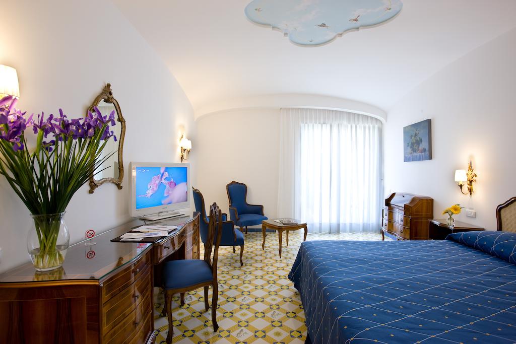 Wakacje hotelowe Grand Hotel La Favorita Zatoka Neapolitańska Włochy