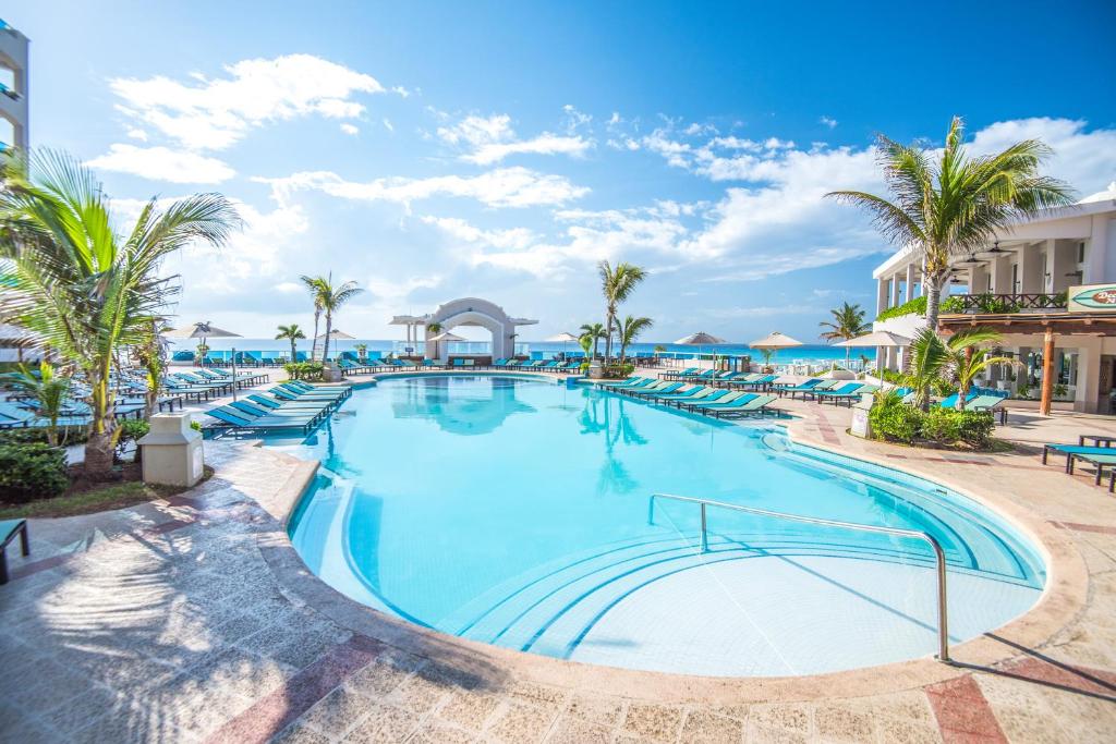 Wyndham Alltra Cancun All Inclusive Resort (ex. Panama Jack Resorts Cancun) фото туристов