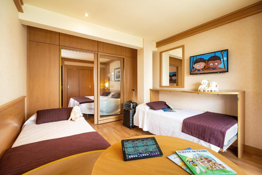 Відпочинок в готелі Guitart Gold Central Park Resort & Spa Коста-Брава