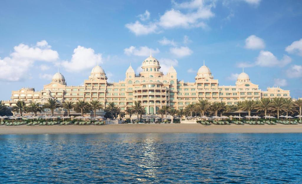 Ціни в готелі Raffles The Palm Dubai (ex. Emerald Palace Kempinski)
