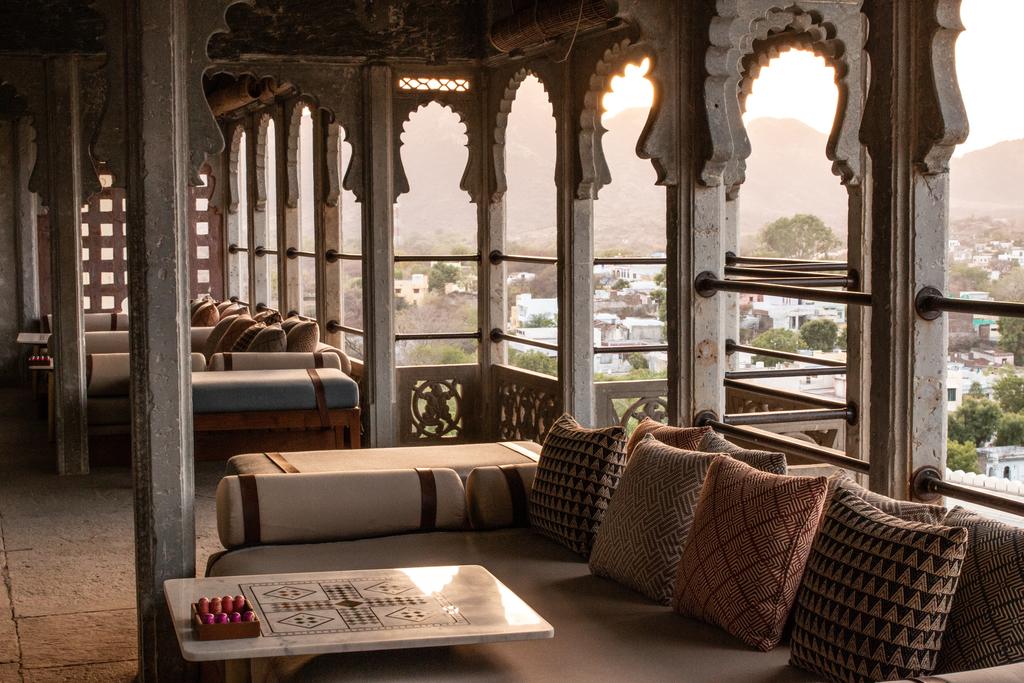 Tours to the hotel Devi Garh by Lebua (28 kms from Udaipur) Udaipur India