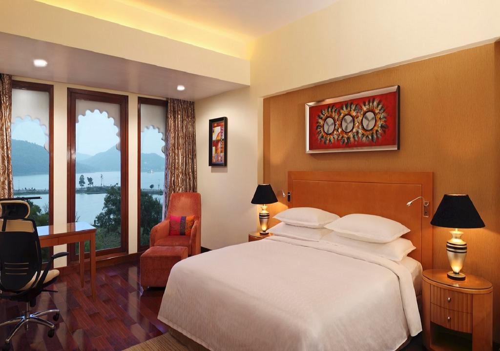 Фото отеля Radisson Blu Udaipur Palace Resort & Spa (ex. Sheraton Udaipur Palace Resort and Spa)