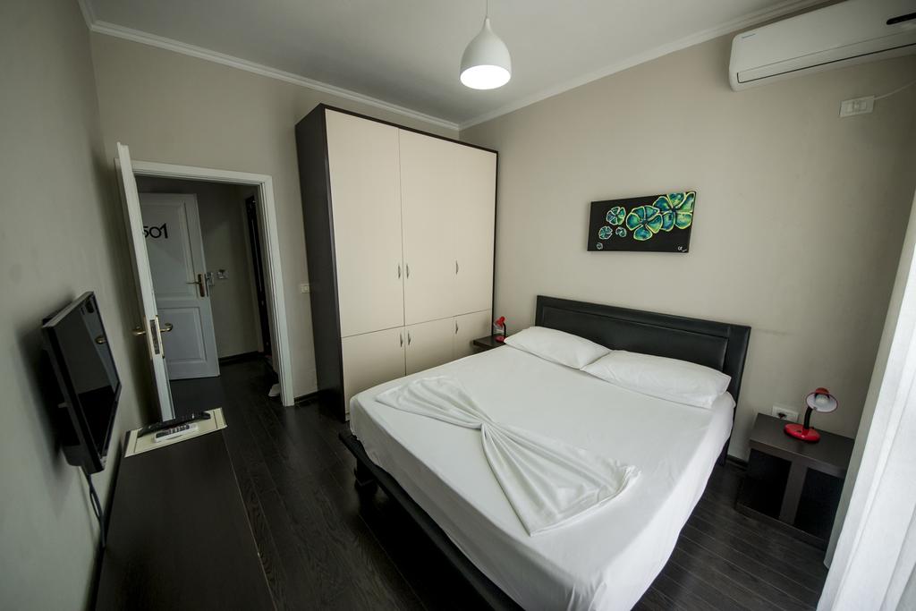 Відпочинок в готелі Hotel Kadrisa Дуррес Албанія
