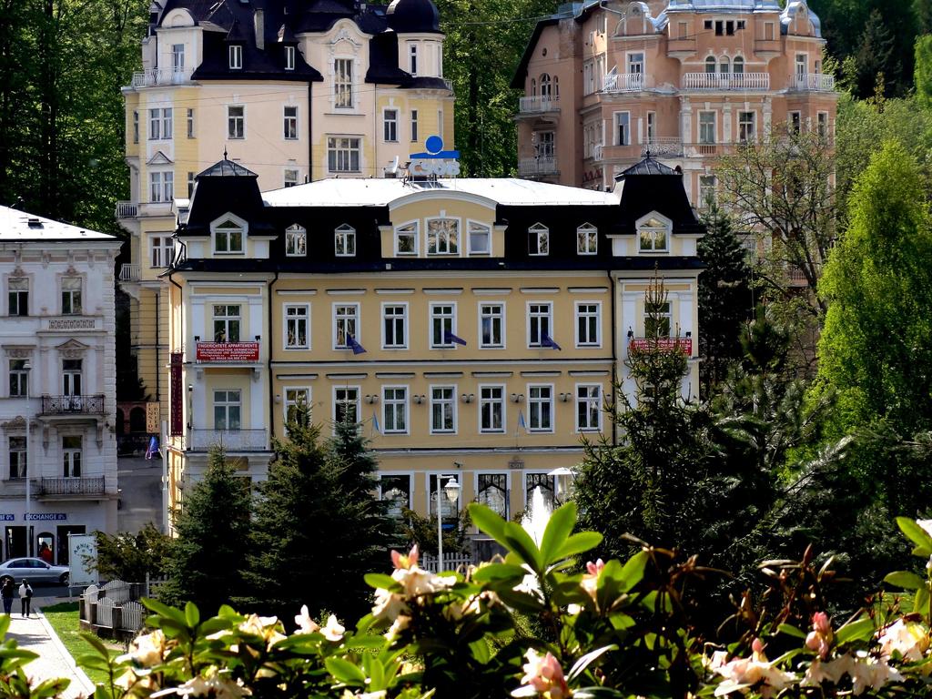 Марианские Лазнe Apartments Marienbad  (Depandance Romantic Suites) цены