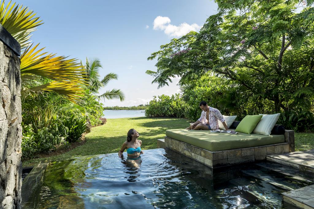 Відпочинок в готелі Four Seasons Resort Mauritius at Anahita