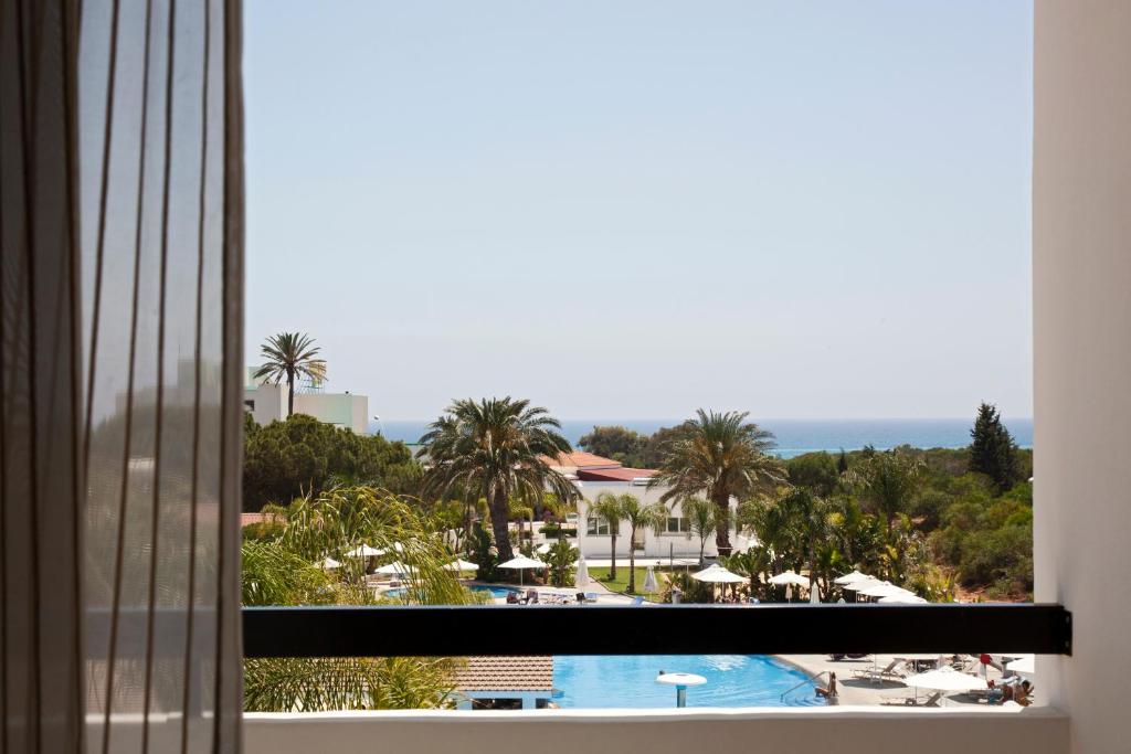 Wakacje hotelowe Fun&Sun Club Christofinia Ajia Napa Cypr