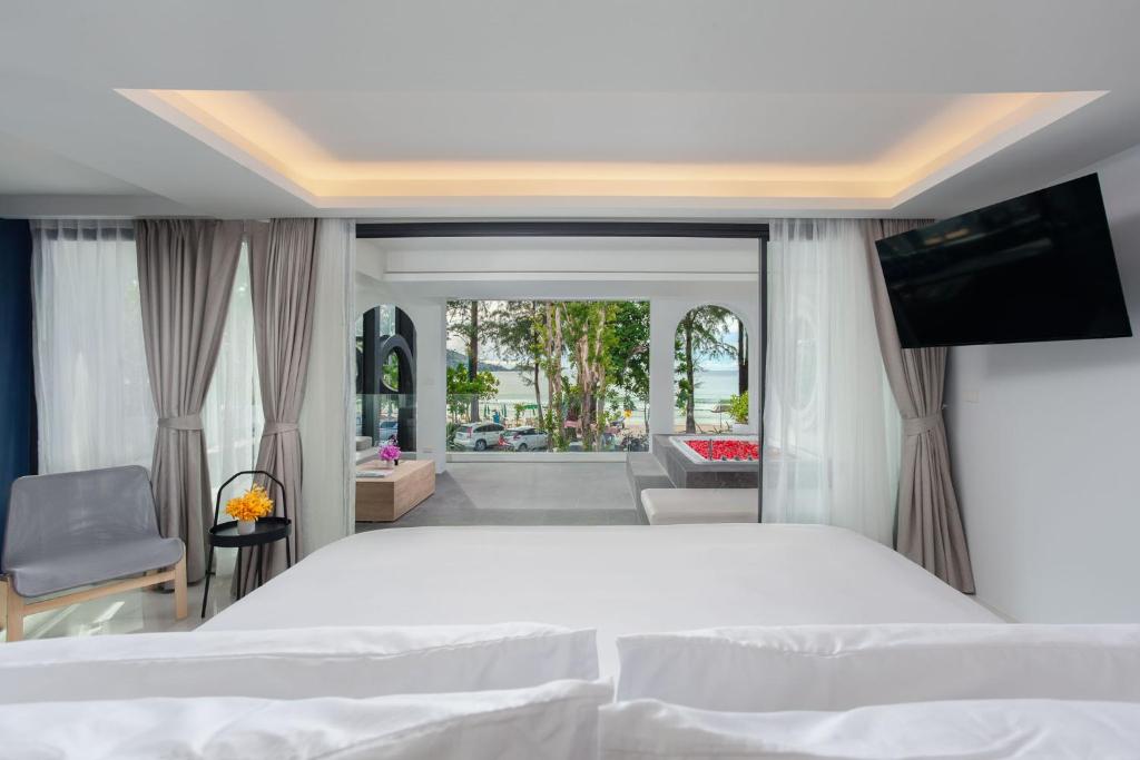 Anona Beachfront Phuket Resort цена