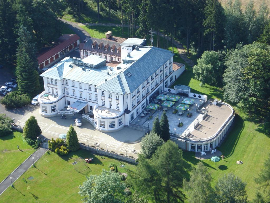 Тури в готель Parkhotel Golf Маріанські Лазні Чехія