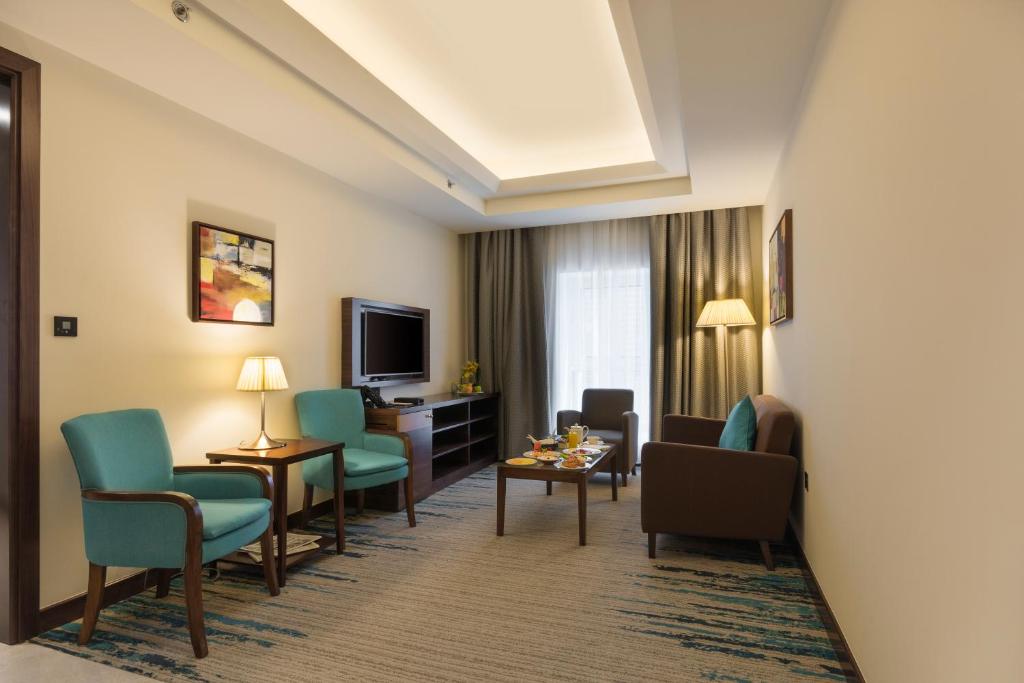 Отдых в отеле Golden Tulip Media Hotel Дубай (город)
