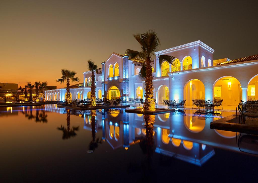 Відгуки гостей готелю Anemos Luxury Grand Resort
