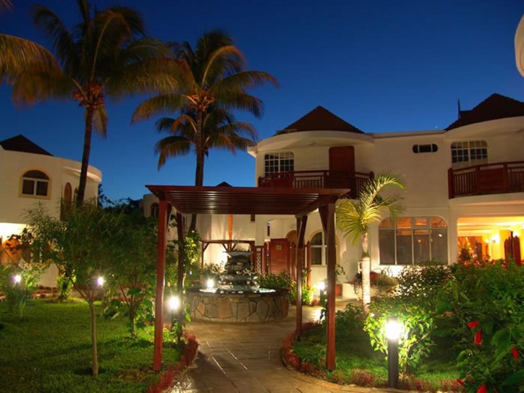 Тури в готель Gold Beach Resort Маврикій