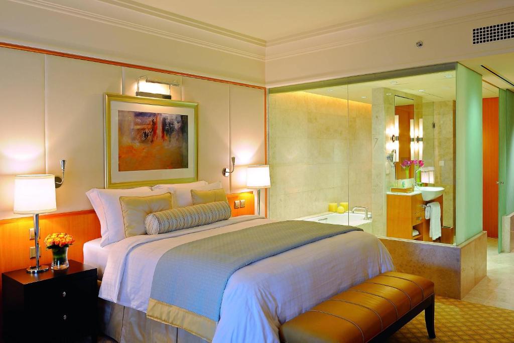 The Ritz-Carlton Dubai International Financial Centre фото и отзывы