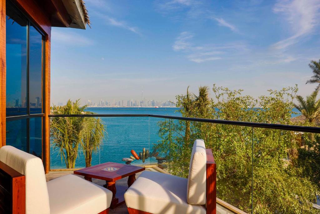 Anantara World Island Dubai Resort, фото