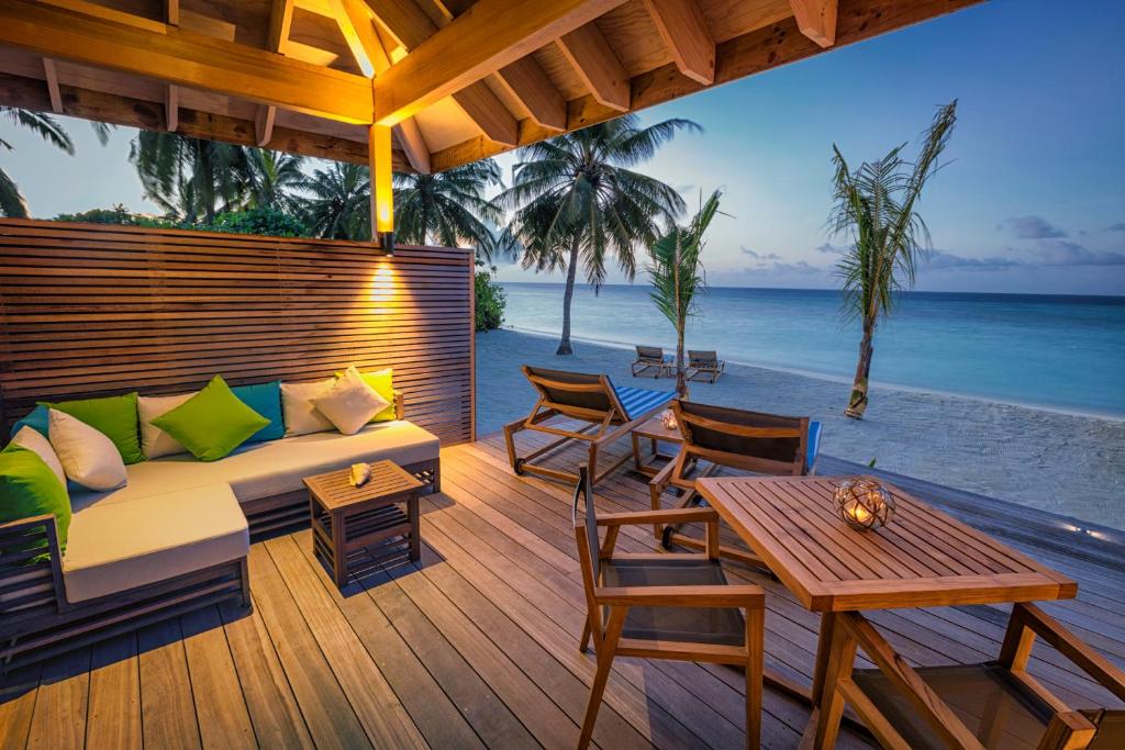 Hurawalhi Island Resort, Мальдіви, Лавіані Атол, тури, фото та відгуки