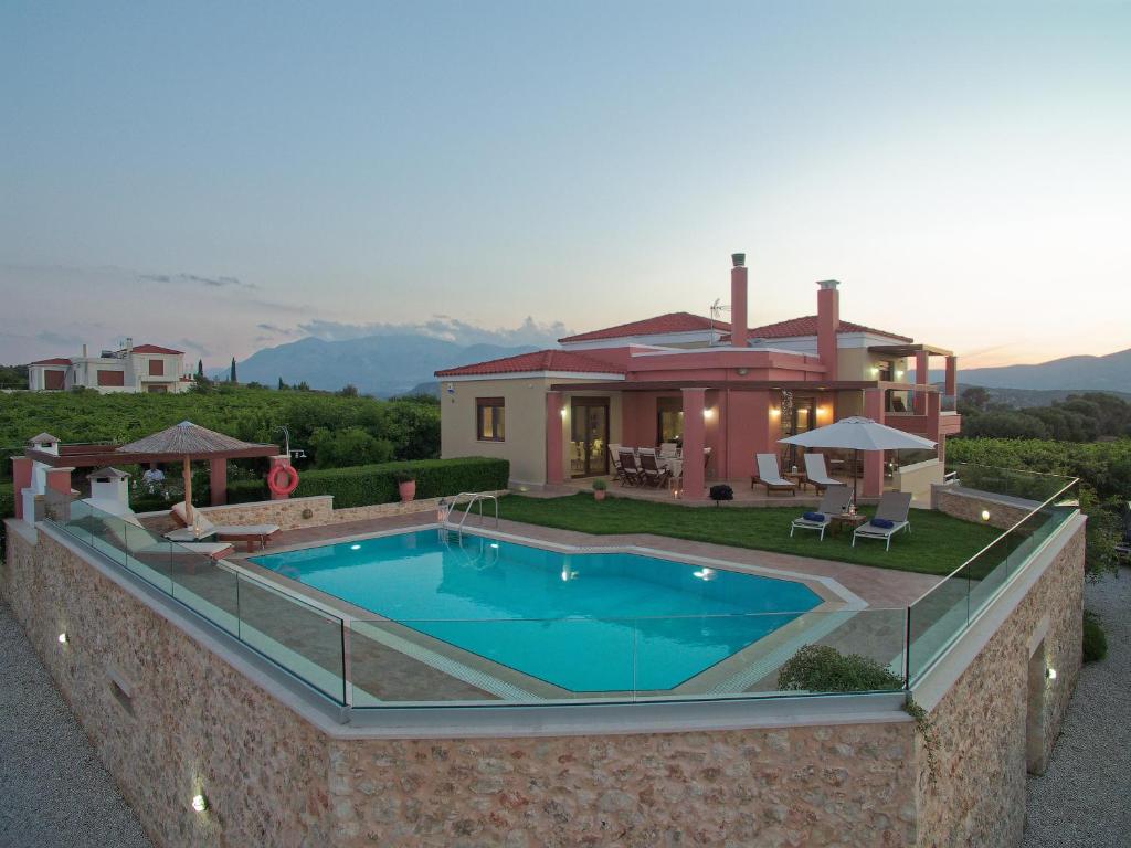 Готель, Cretan Vineyard Hill Villa