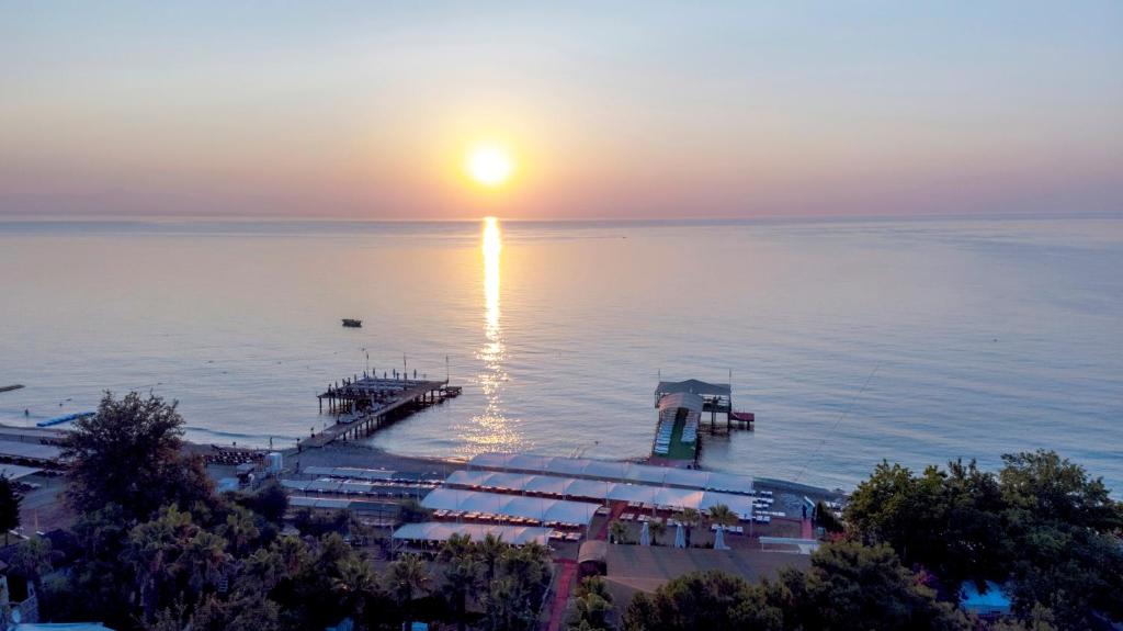 Ring Beach Hotel (ex. Nautilus Resort Hotel), Кемер, Турция, фотографии туров