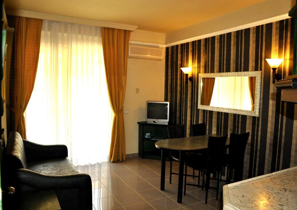 Відпочинок в готелі Club Alpina Apart Мармарис