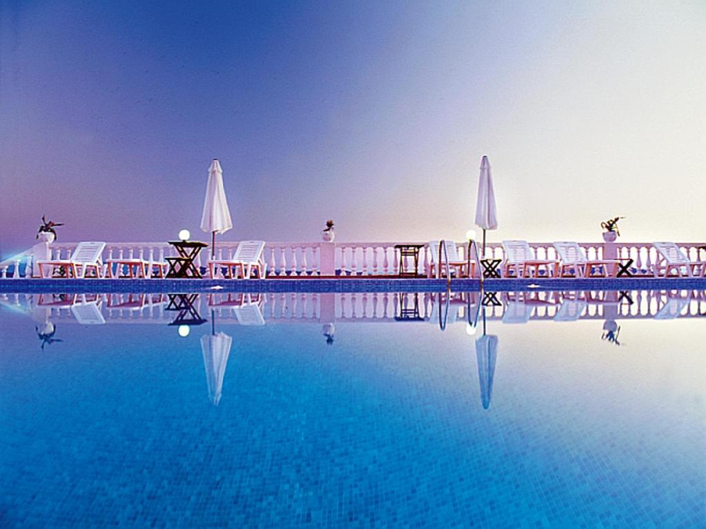 Гарячі тури в готель Hotel Akti Ouranoupoli Beach Resort Афон Греція