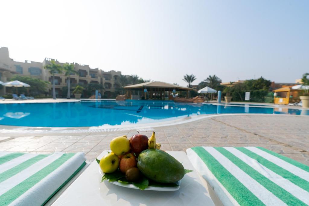 Відпочинок в готелі Swiss Inn Pyramids Golf Resort Каїр